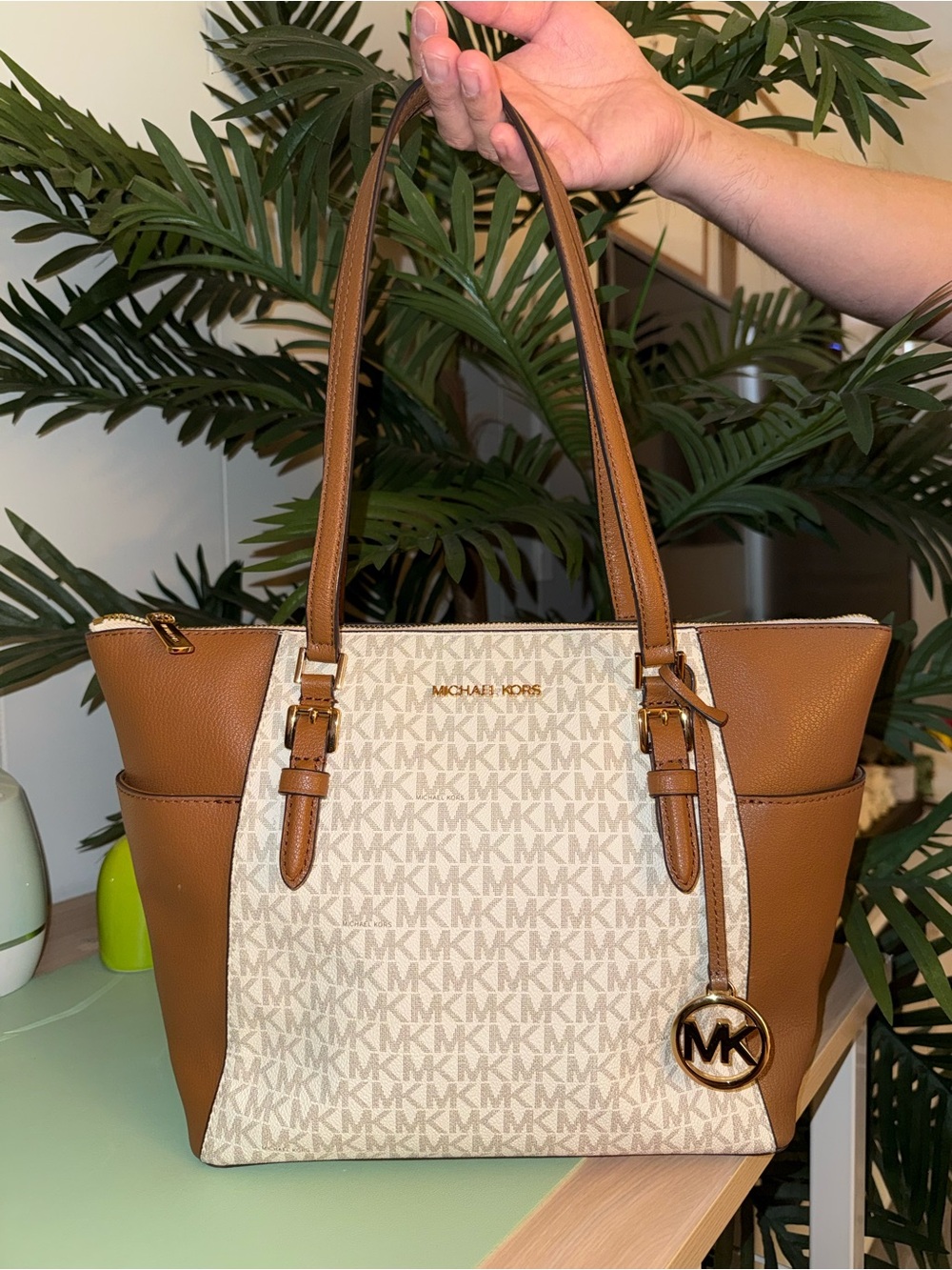 Michael Kors Charlotte Large Top-Zip Tote Bag